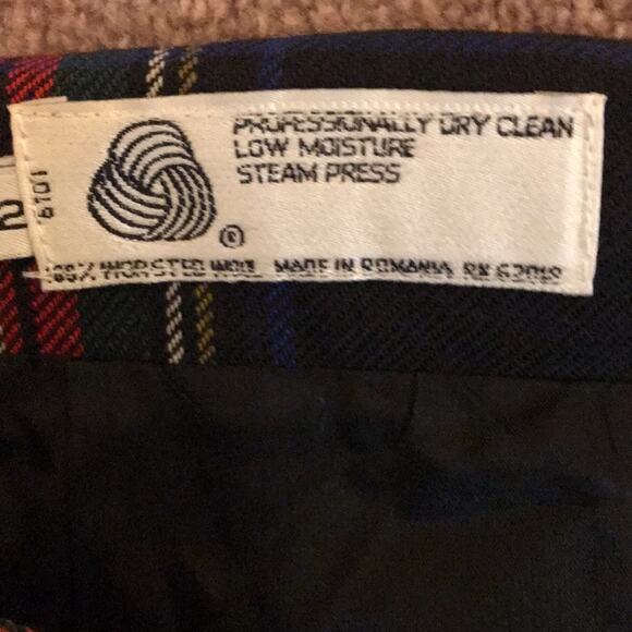 Rafaella Wool Plaid Holiday Skirt. 12 - Picture 4 of 5